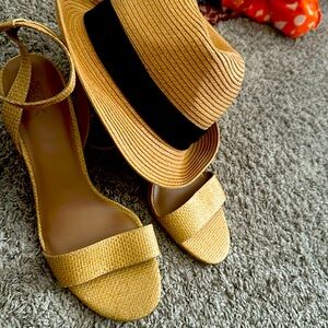 Wedge and hat bundle